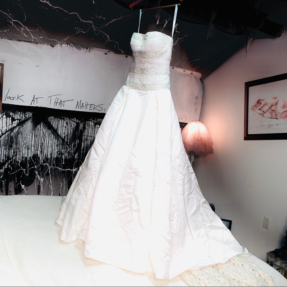 Oleg Cassini DAVID’s BRIDAL WEDDING DRESS